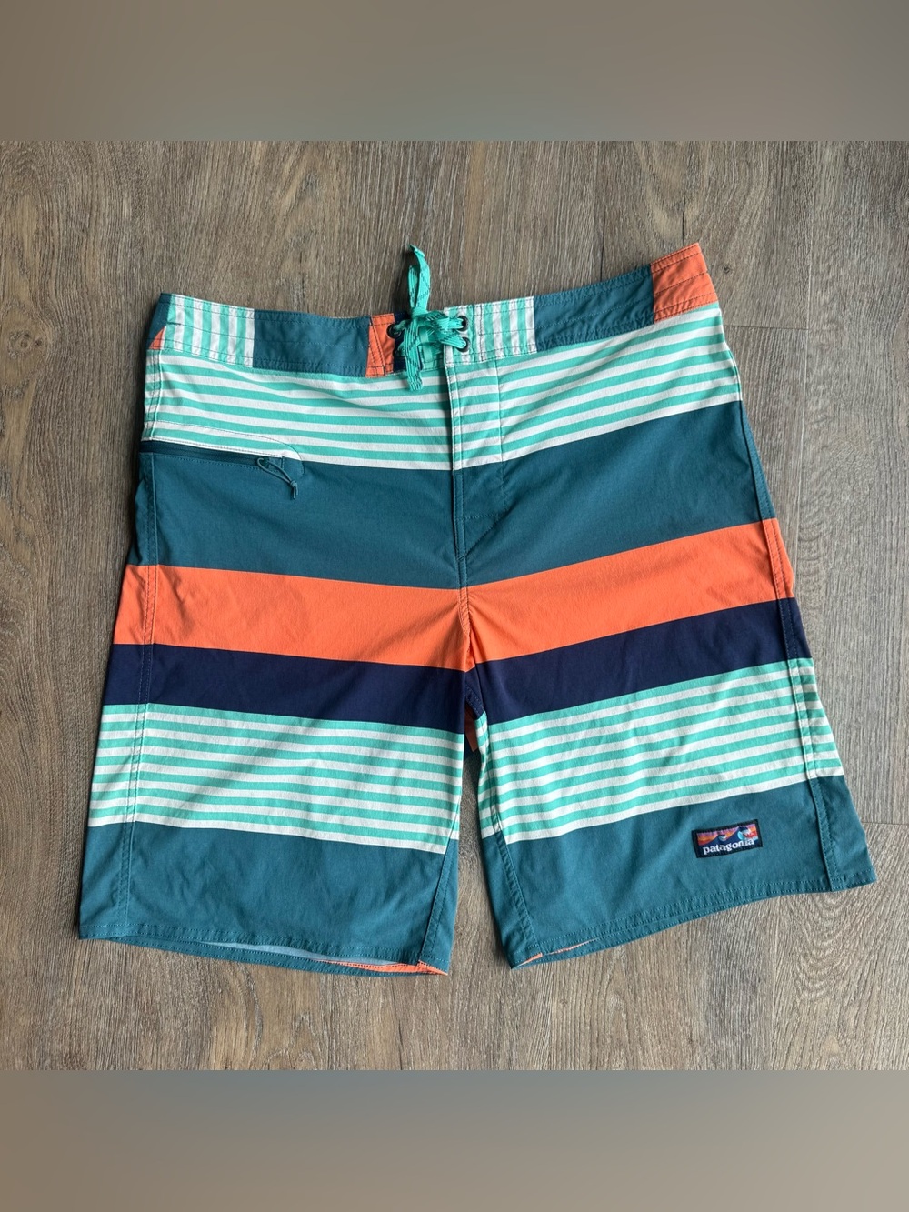 Patagonia Men’s Wavefarer Board Shorts Swim Trunks Size 36